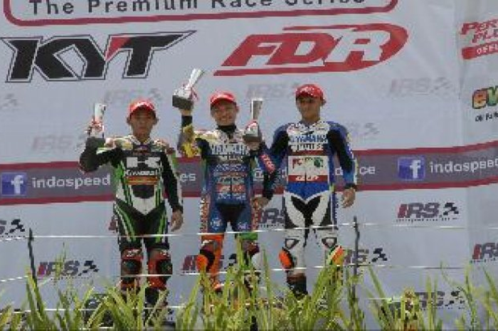 Start dari posisi ke-2, Irwan Ardiansyah berhasil melesat dan finis terdepan di kelas Premium Rookies Cup 110 di Indospeed Race Series (IRS) seri III, Sentul, Bogor, Jawa Barat, hari ini (24/8).