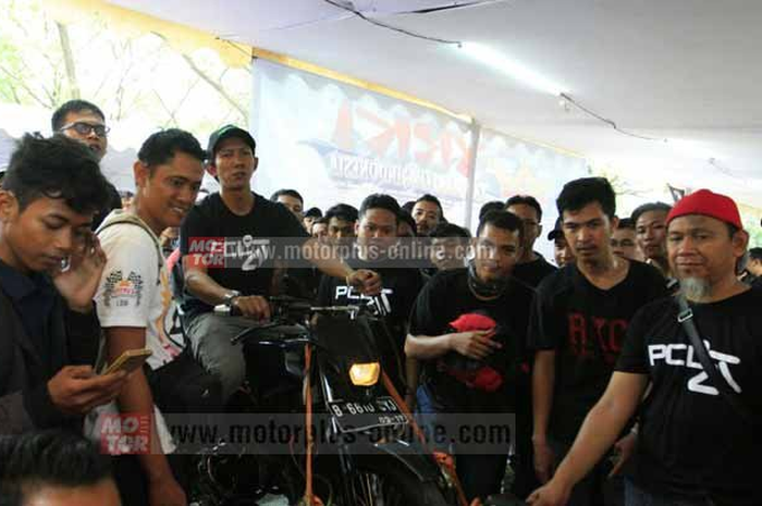 BurTor 2016 (Bursa Motor) memang jadi pesta sesungguhnya buat para bikers. Segala macam hal yang berhubungan dengan motor ada di BurTor 2016. Enggak terkecuali dyno tes. Menariknya, dyno motor di BurTor cuma bayar Rp 50 ribu.