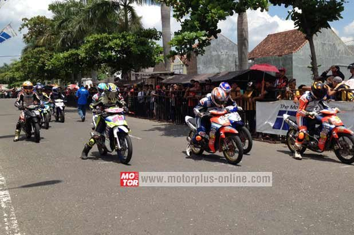 Gelaran yang berjudul IRC NHK Honda Road Race 2015 yang diselenggarakan di kota Ponorogo, Jawa Timur dijadikan ajang riset injeksi oleh mekanik untuk musim 2016. Dari total 255 starter sebagian ada tim besar macam Putra Anugrah Racing Division, Ramad