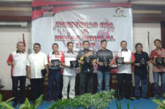 Selain Rakernas Ikatan Motocross Asossiation (IMA),  pada kesempatan itu diadakan pula halal bihalal antar pembalap, tokoh otomotif, PP IMI dan unsur Muspika Kabupaten Ciamis. Halal Bihalal berlangsung Sabtu malam (23/7) di Hotel Tyara Plaza, Ciamis.
