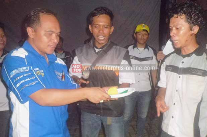 Ratusan member dan pengurus Yamaha R15 Club Indonesia (YR15CI) tumplek blek di Yamaha Harapan Motor Depok