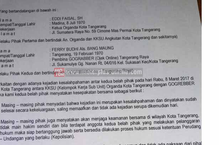 Setelah kericuhan sopir angkot vs ojek online yang telah memakan korban (baca artikel: Nih Kondisi Ojek Online Yang Ditabrak Sopir Angkot, kini ke dua belah pihak bersepakat untuk damai
