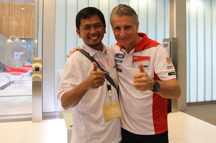 Paolo Ciabatti, Sport Director of Ducati, kasih signal kalau Casey Stoner berpeluang turun balap di MotoGP 2016. Casey Stoner berpeluang turun balap di MotoGP 2016 karena beberapa alasan yang diungkapkan Paolo