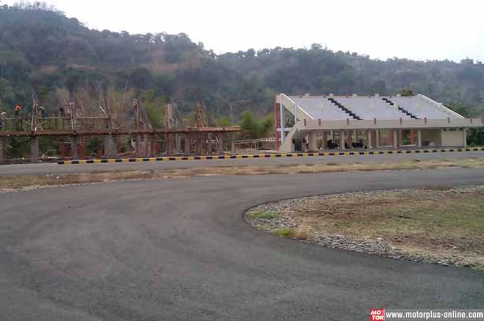 Seperti diketahui sebelumnya, jika di Kota Majalengka, Jawa Barat, telah dibangun sirkuit permanen. Pembangunan sirkuit yang terletak di daerah Cibatu ini dibikin sejak akhir 2014. Kini pembangunan sudah sekitar 80%. Untuk itu, pembangunan tahap II s