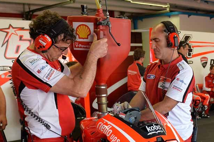 Tahun depan adalah musim perubahan yang cukup besar terjadi di kelas balap MotoGP. Bukan hanya karena adanya kategori open class sebagai pengganti CRT, namun juga karena sejumlah regulasi yang mulai diperketat.