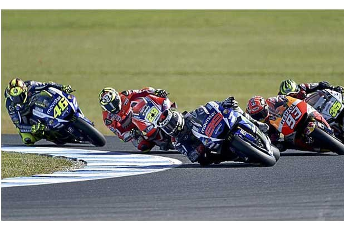 Ini seperti kilas balik soal peraturan teknik yang akan digunakan MotoGP 2016. Sebelumnya, kan MOTOR Plus mengangkat artikel peraturan teknik yang akan digunakan MotoGP 2016 terpisah-pisah. Nah, artikel mengumpulkan lima peraturan MotoGP 2016 yang pe
