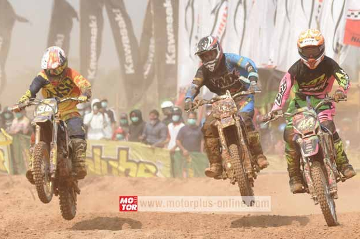 Ronde 2 Kejurnas IRC Powertrack 2015 yang dihelat di sirkuit Bintang Motor, Kroya, Cilacap, Jawa Tengah (22-23/8) lalu mampu menyedot 260-an starter yang disaksikan lebih dari 5000 pasang mata. Persaingan antar tracker bikin hasil lomba Kejurnas IRC 