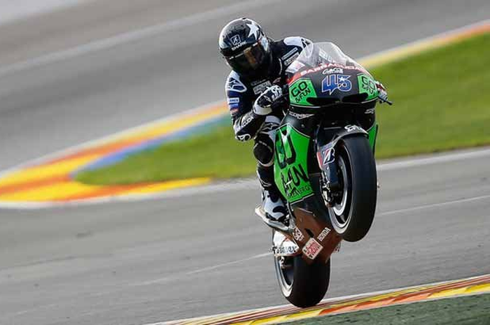 Didaulatnya Cristian Gabbarini sebagai pimpinan proyek pengembangan motor Honda RCV1000R untuk musim 2014, membuat Scott Redding sedikit lega. Paling enggak, ada orang yang berpengalaman membawa motor jawara untuknya musim depan.