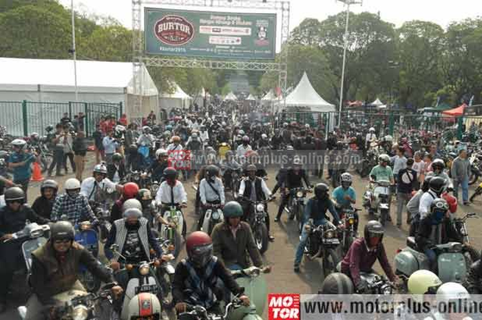 Gelaran Bursa Motor 2016 (BurTor 2016) mengundang brother dan sister, komunitas dan klub untuk hadir dan partisipasi kumpul bareng di Zona Komunitas. Gelaran BurTor 2016 ini berlangsung di Plaza Timur Senayan, Gelora Bung Karno, Jakarta (24-25/9).
