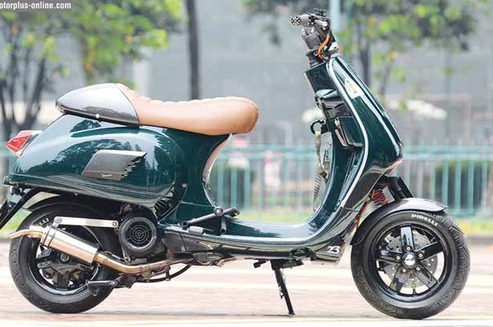 Modifikasi motor berlabel Piaggio memang semakin marak, tampil dengan berbagai macam aliran dan gaya. Mungkin belakangan ini gaya classic dianggap terlalu mainstream  biasa. Lantaran, basicnya Vespa sendiri sudah retro.