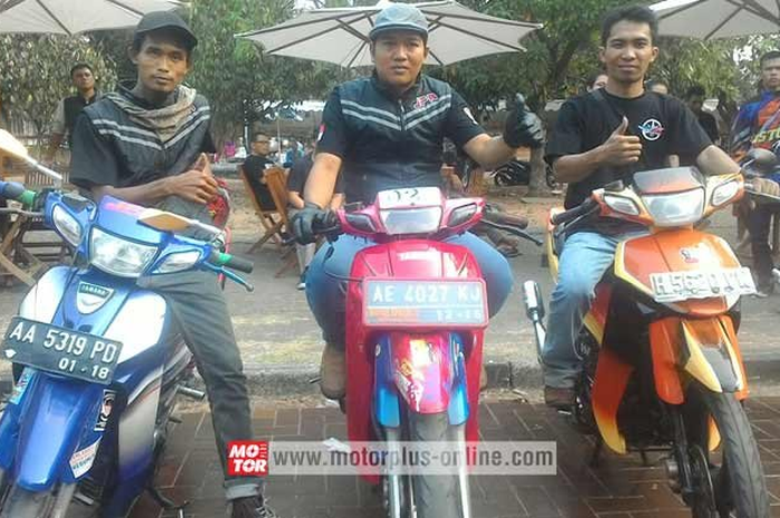 Sabtu (26/9) ada yang pantas dikasih salut saat Two Stroke Day di Burtor 2015, Parkir Timur, Senayan. Hebatnya, dari lebih 500 rider pengguna mesin 2 langkah, ada tiga rider luar Jakarta yang ikut Two Stroke Day di Burtor 2015