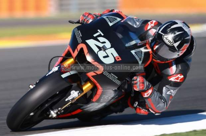 Sesi tes musim dingin MotoGP hari kedua (16/11) telah usai digelar. Dan lagi-lagi rider anyar Yamaha, Maverick Vinales kembali jadi yang terkencang di hari kedua.