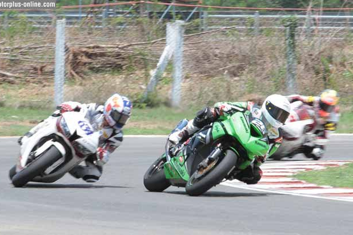 M. Fadli yang tahun ini akan bersama tim Honda AHRS sudah merancang strategi supaya tetap balapan di kelas 600 cc, FIM Asia Road Racing Championship (FARRC). Triknya numpang dengan tim lain yang juga turun di FARRC.