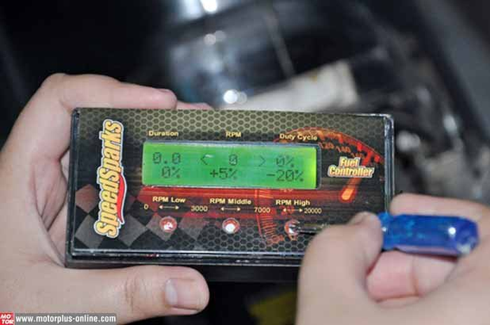Piggyback Speedspark modul injeksi  buatan Bekasi, Jawa Barat. Diproduksi Pilar Motor (PM) yang basisnya bengkel mobil. Modul ini mampu mengatur jumlah semprotan bensin. Dengan cara, mengurangi atau menambah durasi bukaan injektor lewat ECU.
