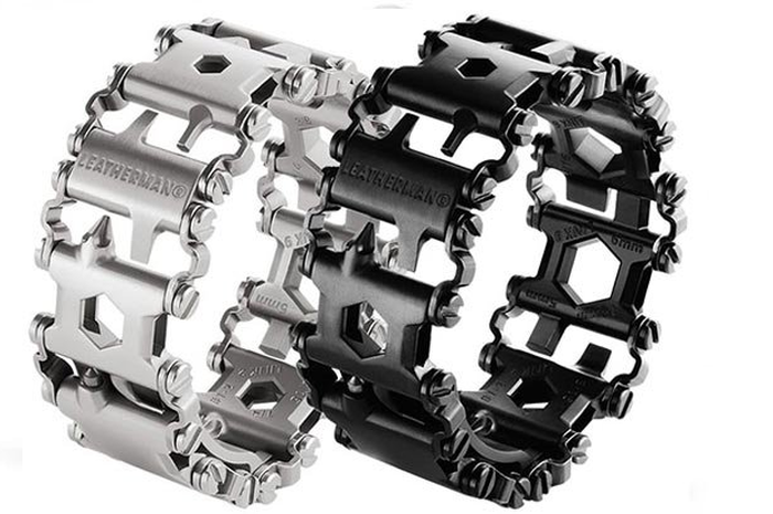 Brother yang doyan adventure bisa coba nig gelang. Nih gelang bisa jadi toolkit untuk yang doyan adventure. Bisa dibilang ini gelang Mac Gyver. Itu tuh film jadul yang ceritain orang serba bisa yang memanfaatkan benda di sekitarnya. Pokoknya dengan s