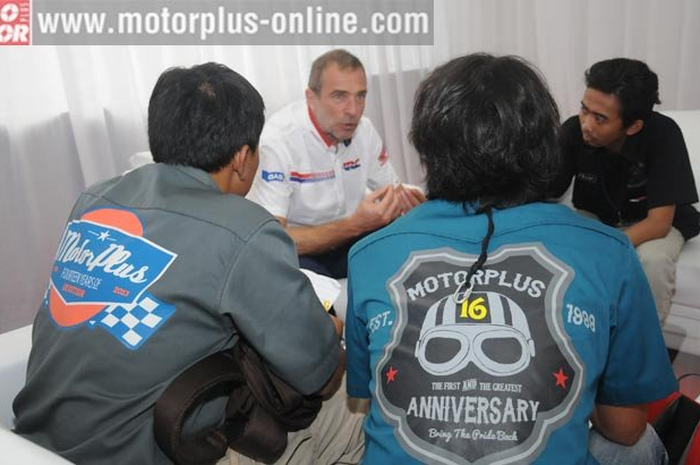 Di acara launching tim Repsol Honda MotoGP di sirkuit International Sentul, Bogor, Jawa Barat, Minggu lalu (14/2), MOTOR Plus wawancara ekslusif dengan Livio Suppo selaku tim prinsipal HRC (Honda Racing Corportation).