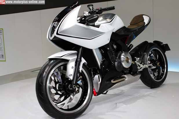 Suzuki Recursion Concept, dilaunching saat Tokyo Motor Show 2013 lalu. Penampilan bisa dibilang sangat futusitik dengan bodi simple nan modern. Tapi, mirip juga dengan besutan nuansa classic café racer. Mendukung penampilan yang advance, motor ini di