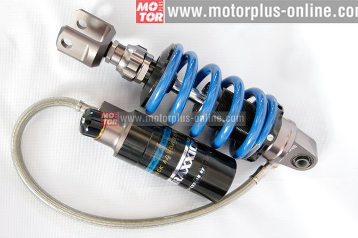 Meski terbilang sangat baru dan terdengar asing, sok asal Amrik ini sedng banyak digunakan di balap nasional juga balap asia. Beberapa tim besar, di ajang MotorPrix 2016 telah menggunakan sok berlabel Traxx-D ini di pacuan balapnya.