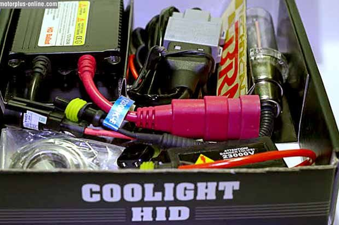 Speed Shop yang berlokasi di Jl. Siaga, No. 2 A, No. 44, RT.02/05, Pejaten, Pasar Minggu, Jakarta Selatan ini, memberikan potongan harga untuk pembelian dan pemasangan HID  EZE. "Korting untuk semua motor. Potongan harga Rp 50 ribu dari harga biasa R
