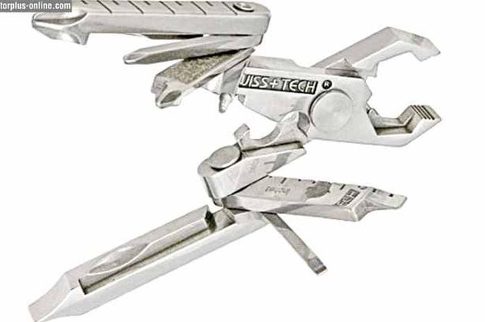Swiss + Tek ST53100 ini terlihat sepele, namun sangat berguna, terutama untuk adventurers. Hot stuff ini pocket tools multifungsi yang berbentuk gantungan kunci. Gimana enggak sob, secara ada 19 alat yang diringkas jadi satu disini.