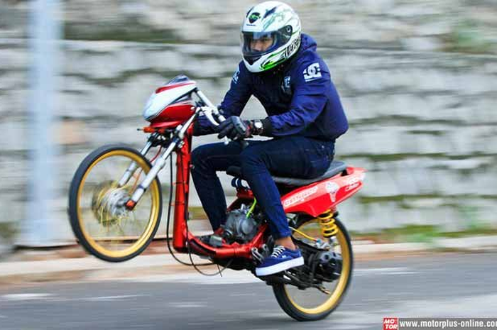 Belakangan ini, di arena balap malam tersebut lagi ramai motor matik kelas 58-an full standar dengan piston berdiameter 58 mm atau lebih dikit (di bawah angka 59 mm). Namun part sisanya diwajibkan standar, tanpa boleh ada ubahan apapun. Apalagi sampa