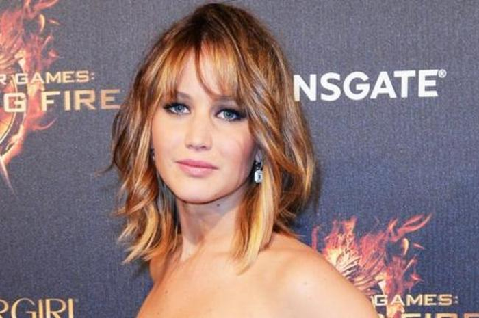 Jennifer Lawrence Dalam Trailer The Hunger Games Mockingjay Part 1