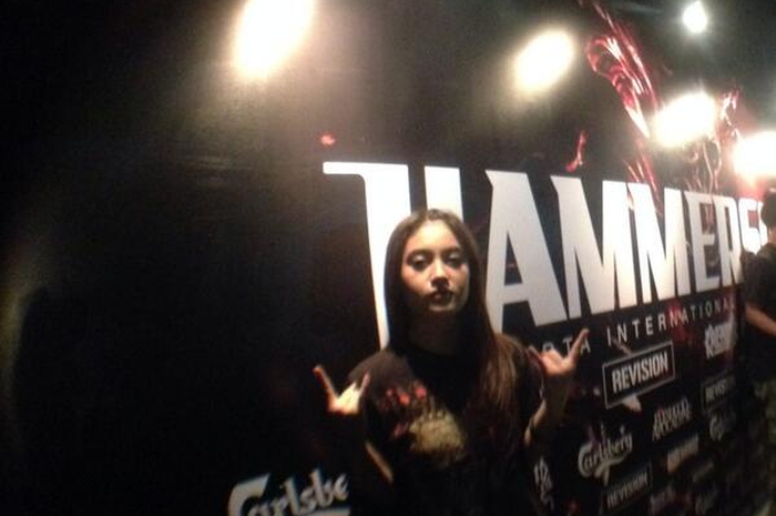 Nabilah JKT48 Tambah Pengetahuan Datang ke Hammersonic 2014