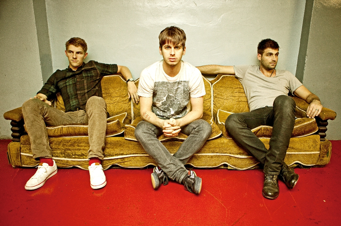 Foster The People Cover Lagu Under Control Milik Calvin Harris