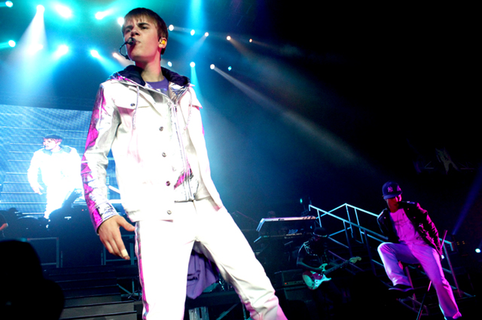 Behind The Scene Video Klip Terbaru Justin Bieber Mistletoe