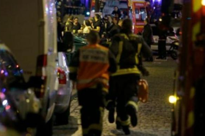 #PrayForParis