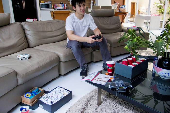 Nggak lepas dari rumah, nggak lepas dari game.