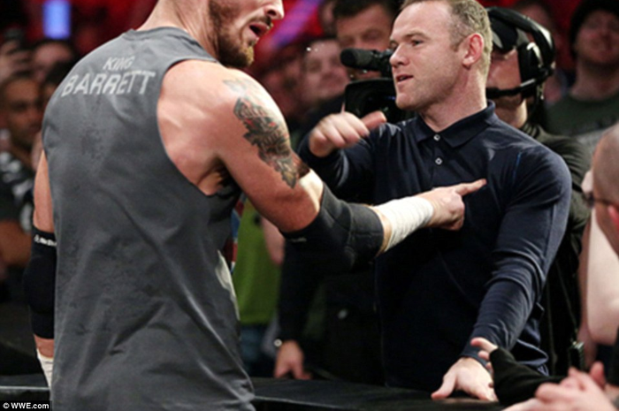 Wayne Rooney menampar Wade Barrett