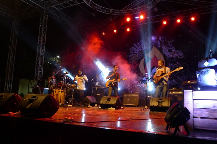JanSport Bonfire Session Musik Kreativitas dan Kebersamaan