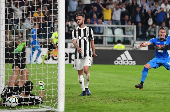 Napoli Tinggal 1 Poin dari Juventus
