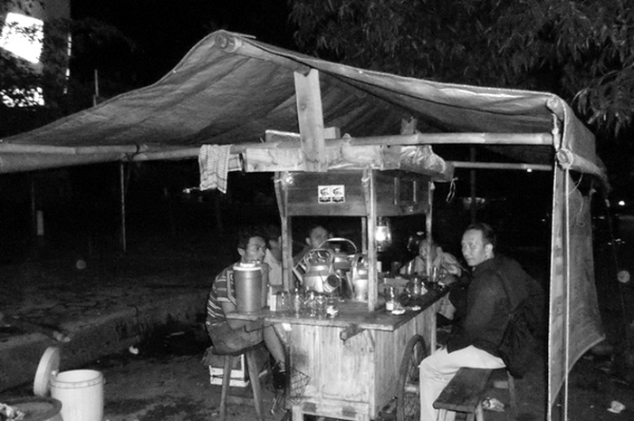 Bisnis Angkringan Masih Nangkring