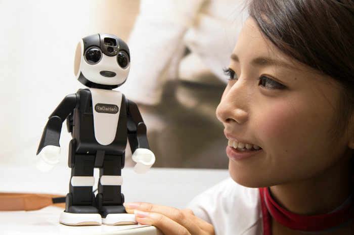 RoBoHon, Smartphone Robot Android yang Bisa Bergerak dan Berbicara