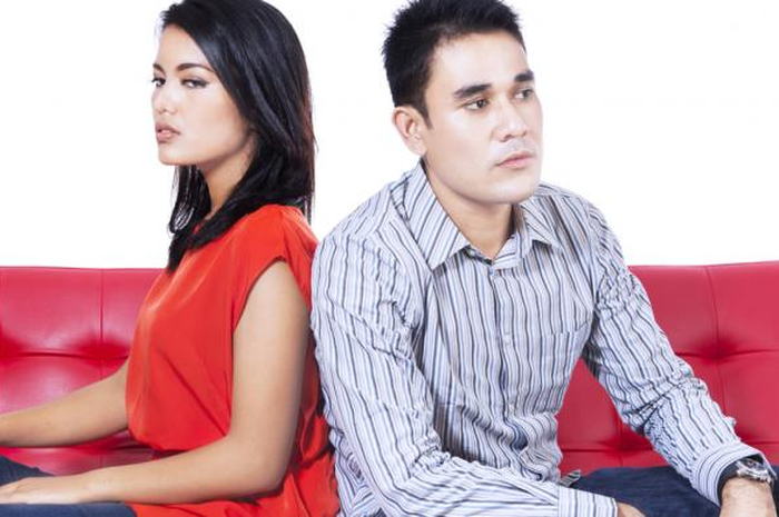 Ibu Suka Selingkuh, Begitu Juga Anak Perempuannya
