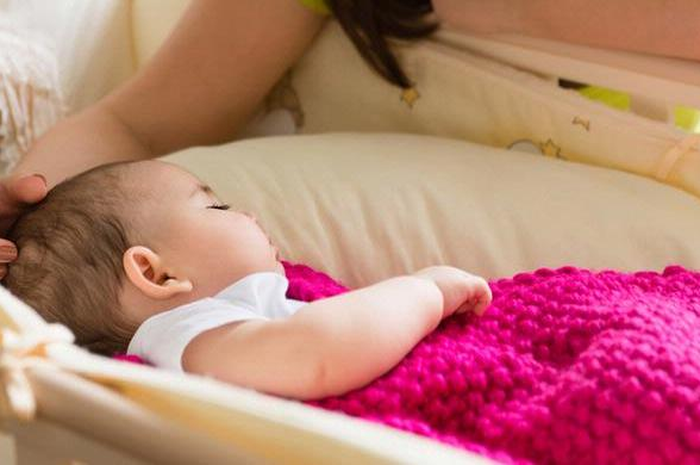 3 Cara Membuat Bayi Tidur Nyenyak