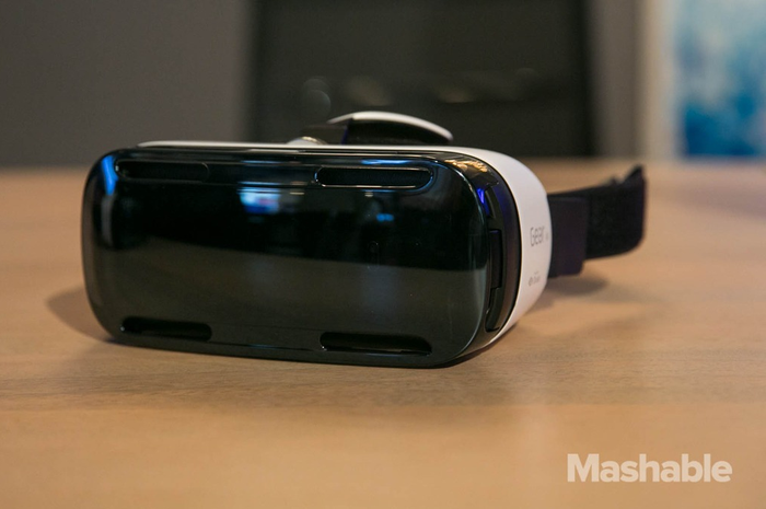 Samsung Gear VR, Bermain Game Virtual Reality 3D dengan Smartphone