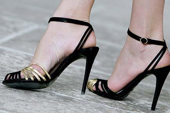 Tips Membeli Sepatu Agar Kaki Tetap Sehat