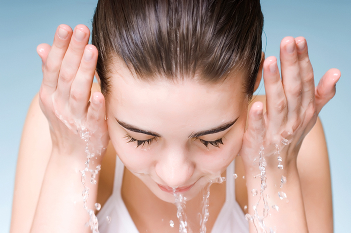 Tips Merawat Kulit yang Benar Saat Mandi