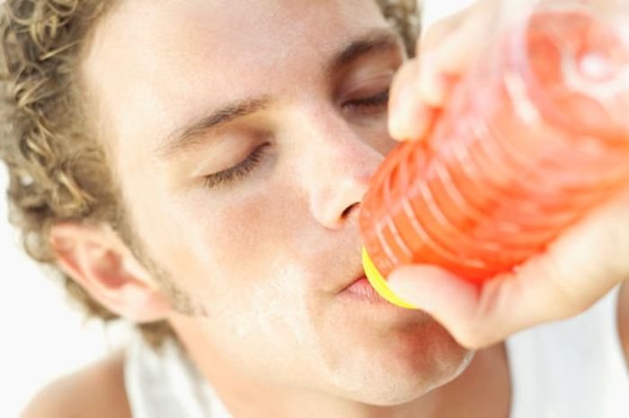 Manfaat dan Efek Samping Minuman Isotonik