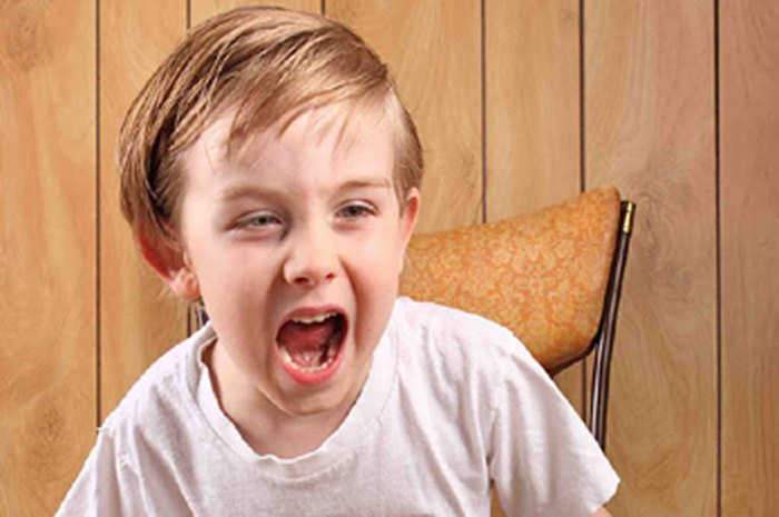 Tips Atasi Temper Tantrum Anak
