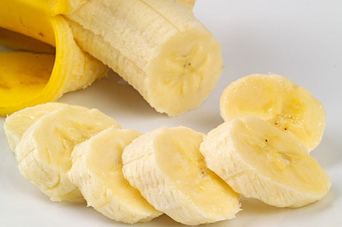 Diperkaya dengan kalium, vitamin B6, vitamin C, magnesium, tembaga, mangan, protein, dan lemak, pisang punya sejuta manfaat.
