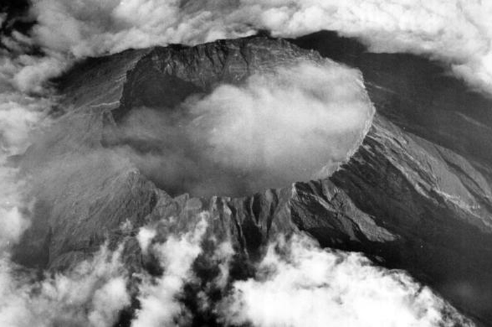 Gunung Kelud Masih Berstatus Waspada