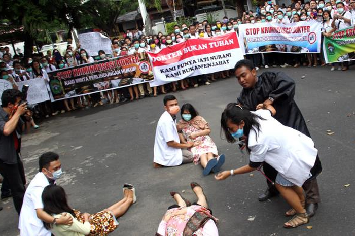 ?Tiga Hari Dokter Mogok, Negara Lumpuh?
