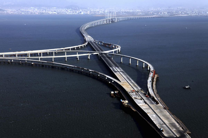 Tianjin Grand Bridge.