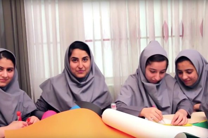 Tim robotik Afganistan yang semua anggotanya perempuan