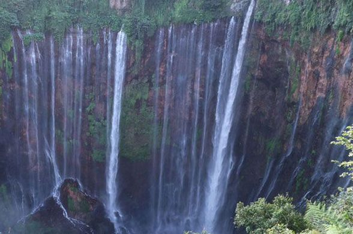 Air Terjun Tumpak Sewu mirip dengan air terjun Niagara