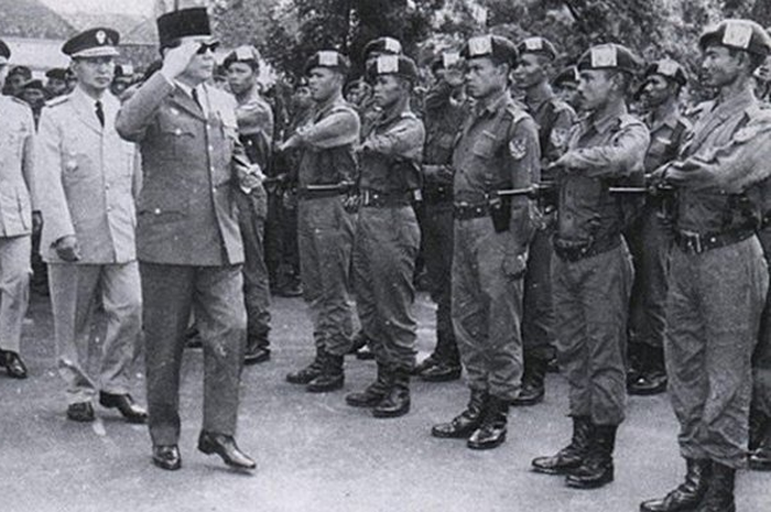 Meskipun kadang-kadang, terutama yang berasal dari Jawa Tengah, sangat ingin berbahasa Jawa ketika bertemu turis Indonesia dari Jawa yang sedang berkunjung ke Thailand.